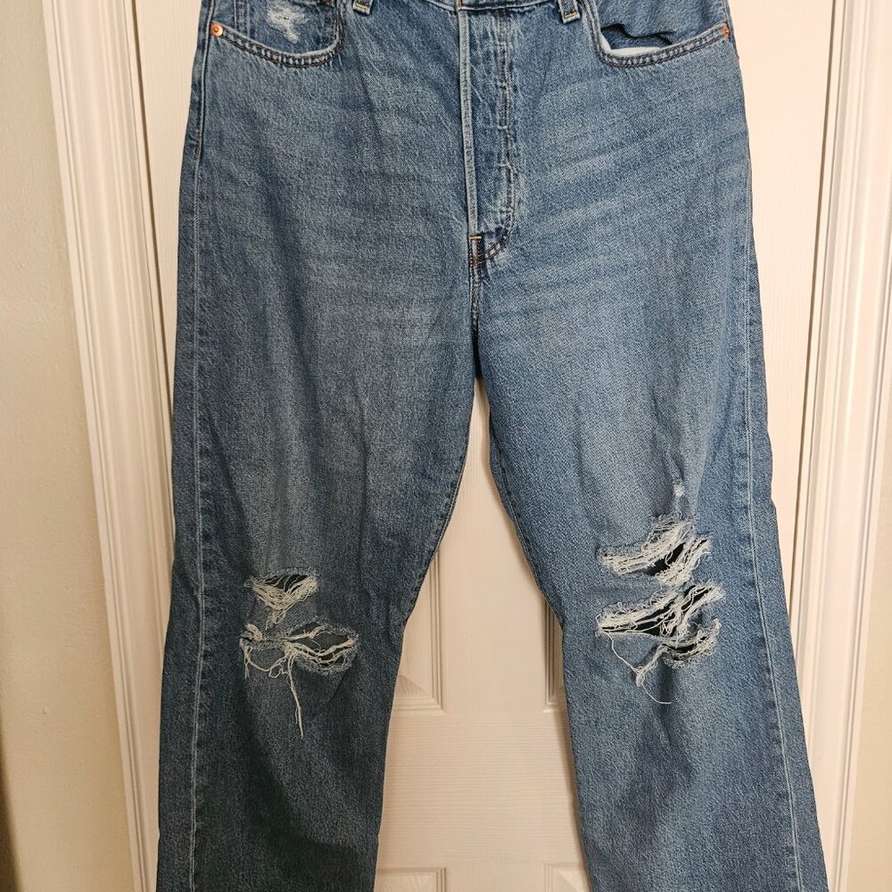 Levi’s Signature High Rise Rib Cage Straight Leg Distressed Jeans - Picture 3 of 13